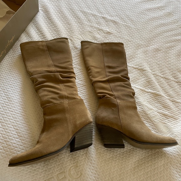 Crown Vintage Brown cow Suede Boots - Picture 9 of 9